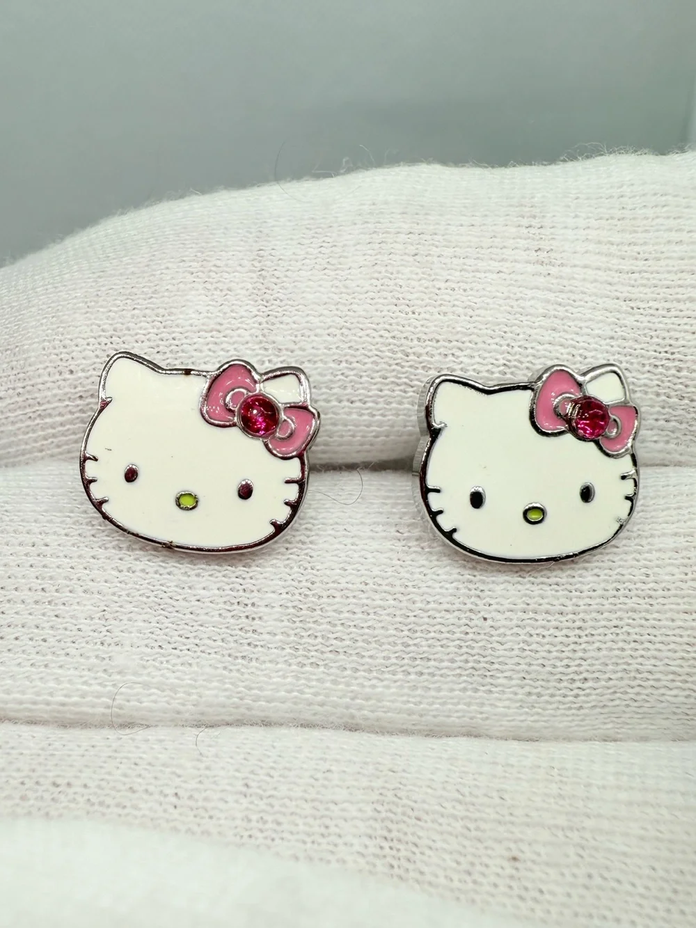 Hello Kitty White Face Pink Bow Kids Stud Earrings!